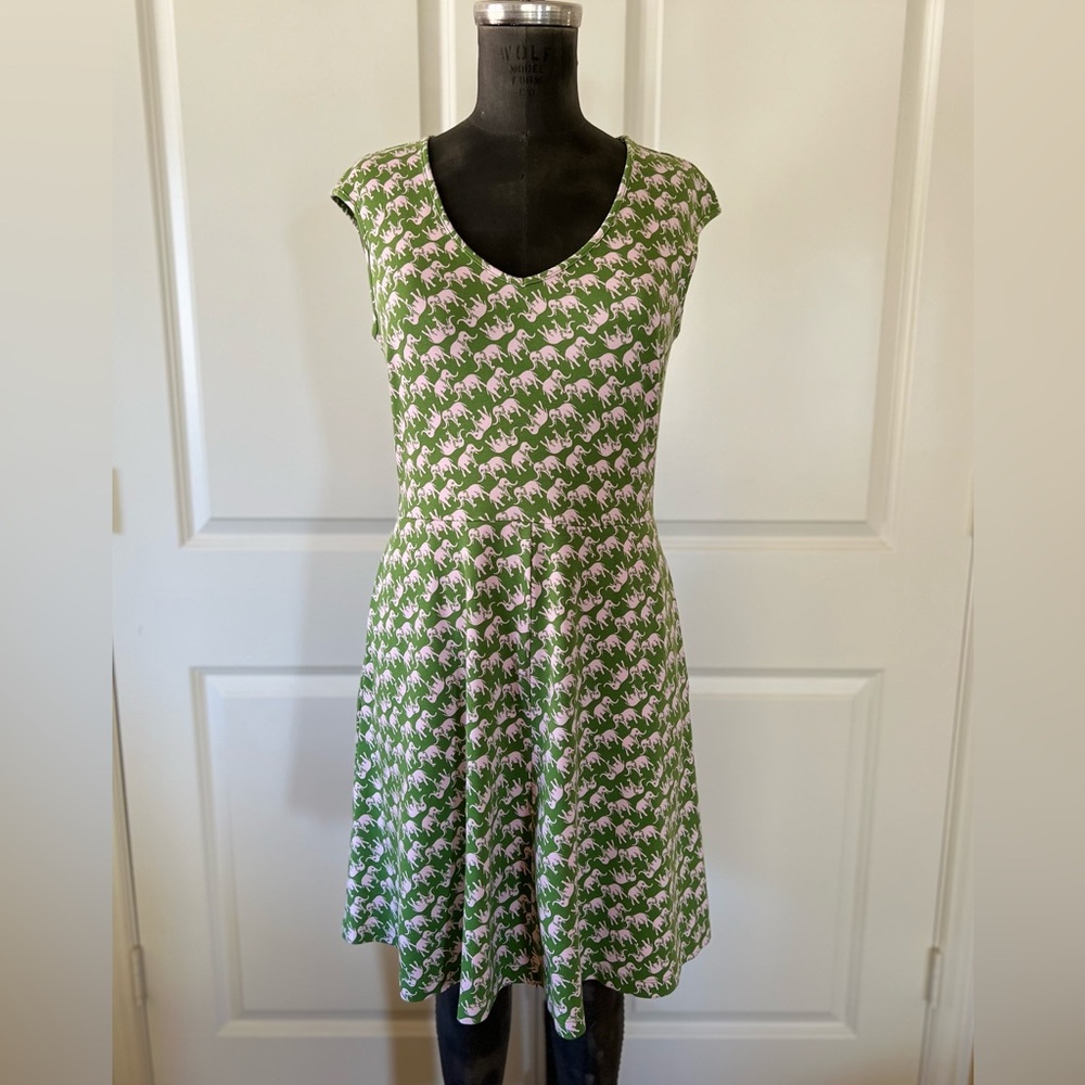 New York & Company Green Pink Elephant Print Knit Dress w/ Pockets